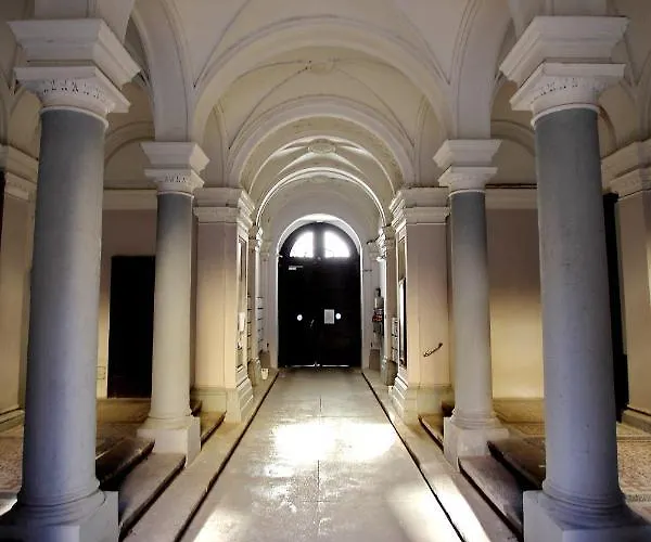 Апартаменты Hip At The Museum